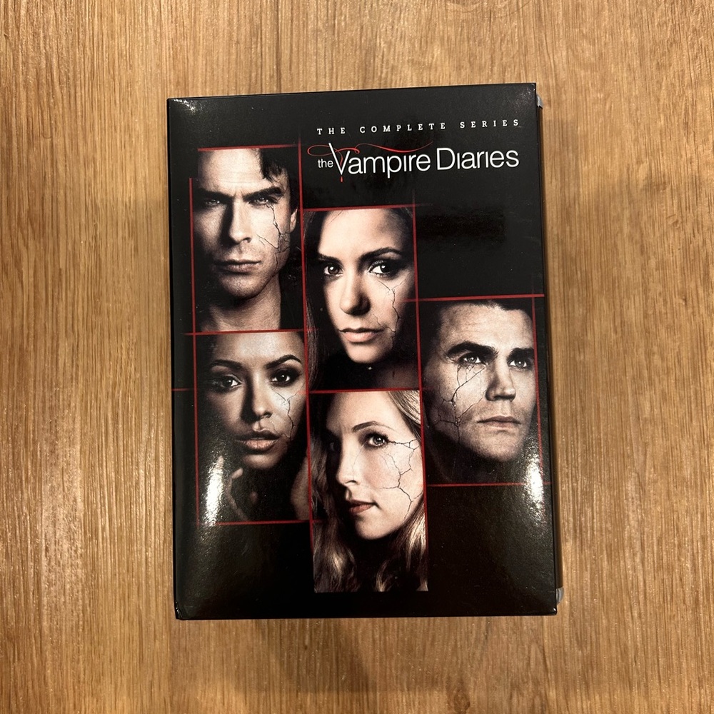 The Vampire Diaries Complete Series Box Set